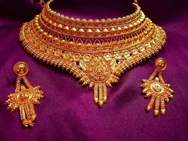 antique gold necklace